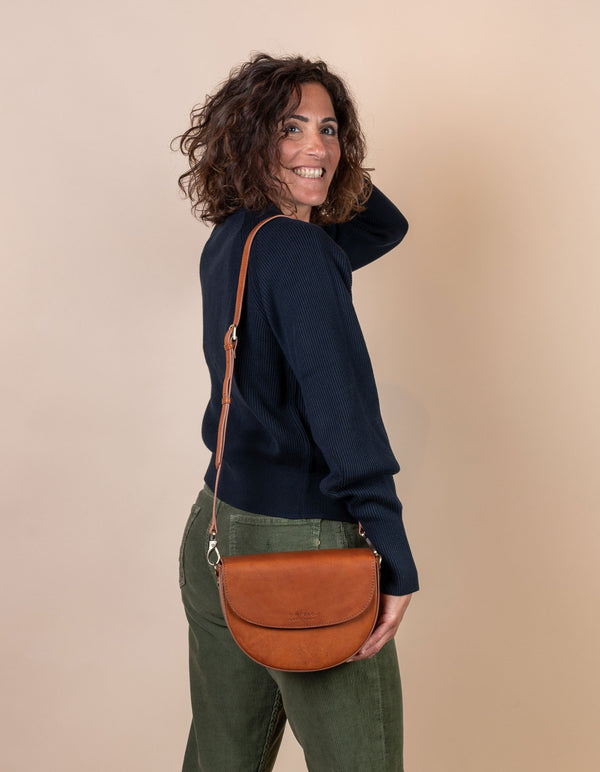 Ava - sedlová kožená crossbody kabelka