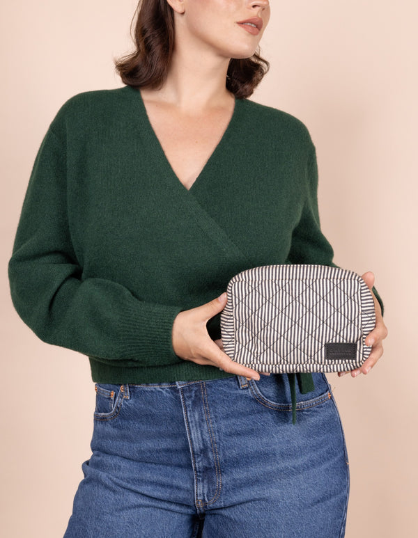 Bella Pouch - prošívaná kosmetická taška na zip