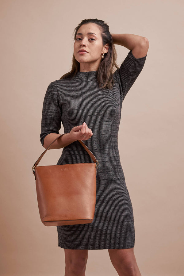 Bobbi Bucket Bag Maxi - kbelíková kožená kabelka