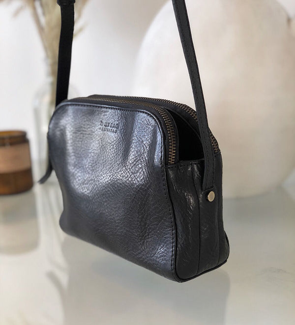 Emily - kožená kabelka s koženým řemínkem