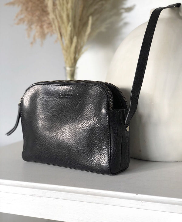 Emily - kožená kabelka s koženým řemínkem