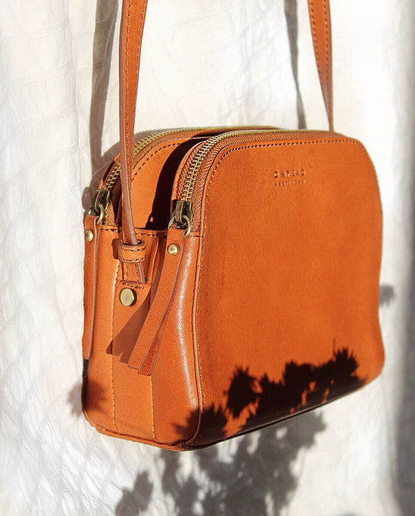 Emily - kožená kabelka s koženým řemínkem