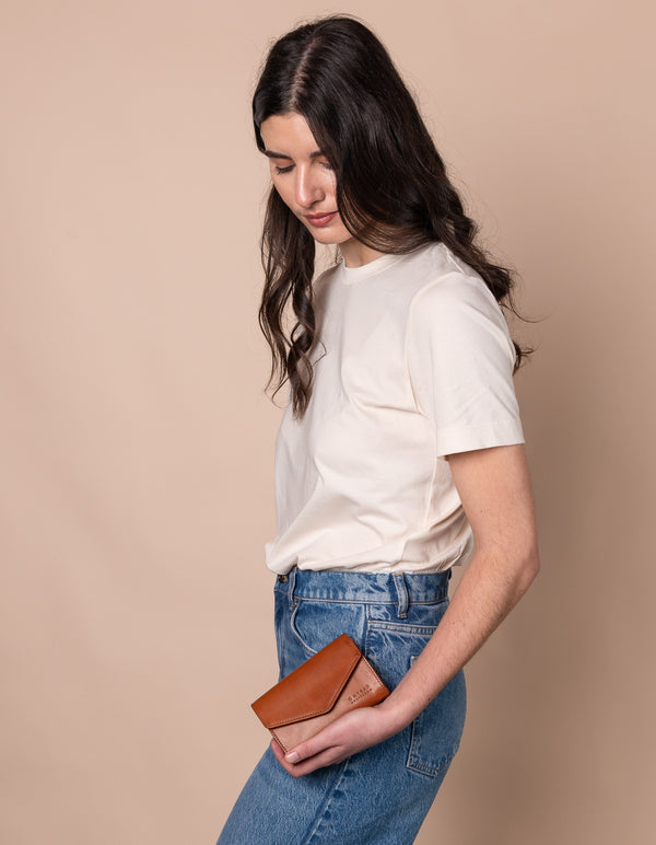 Jo's Purse - kožená peněženka s magnetickým zapínáním