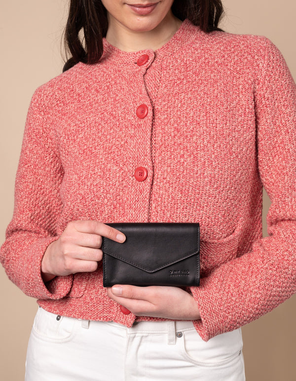 Jo's Purse - kožená peněženka s magnetickým zapínáním