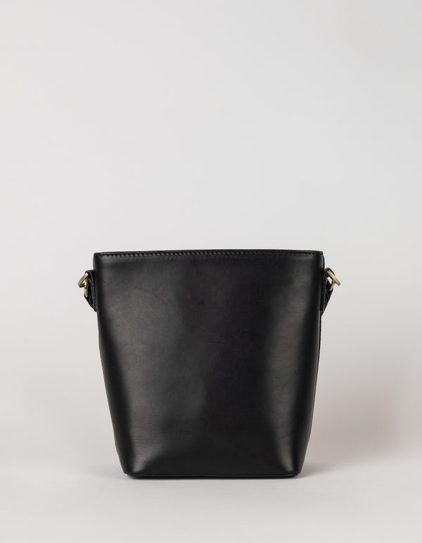 Bobbi Bucket Bag Midi - malá kožená kbelíková kabelka