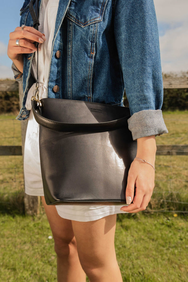 Bobbi Bucket Bag Maxi - kbelíková kožená kabelka