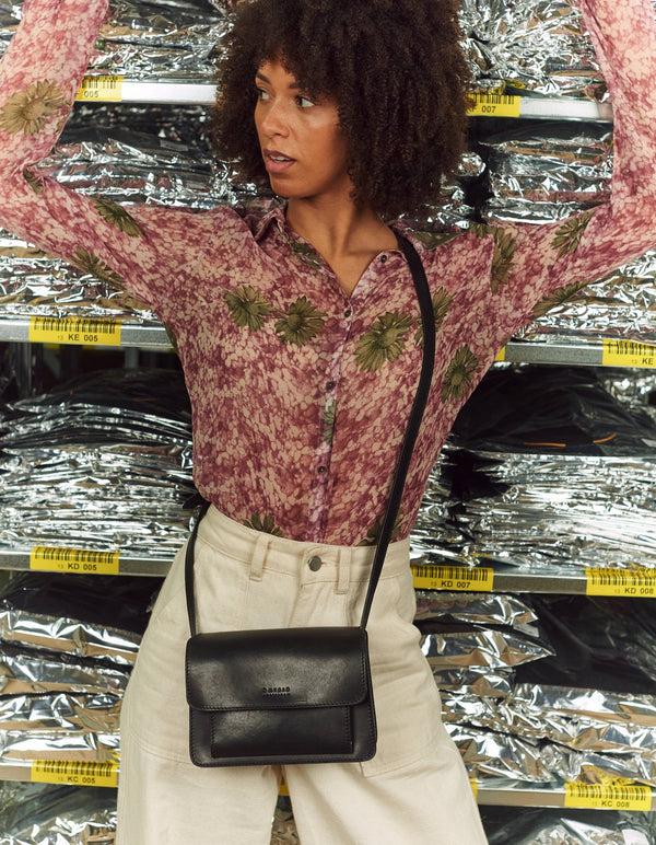 Harper Mini - Mini crossbody kožená kabelka ve stylu akordeonu