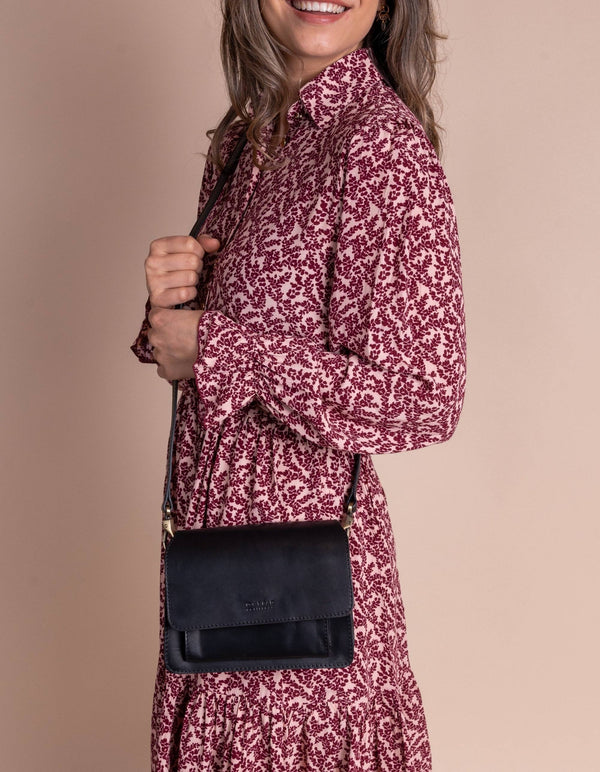 Harper Mini - Mini crossbody kožená kabelka ve stylu akordeonu