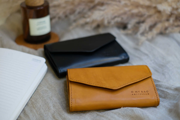 Jo's Purse - kožená peněženka s magnetickým zapínáním