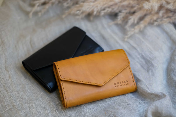 Jo's Purse - kožená peněženka s magnetickým zapínáním