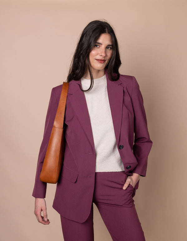 Vicky - kožená kabelka přes rameno ve tvaru V